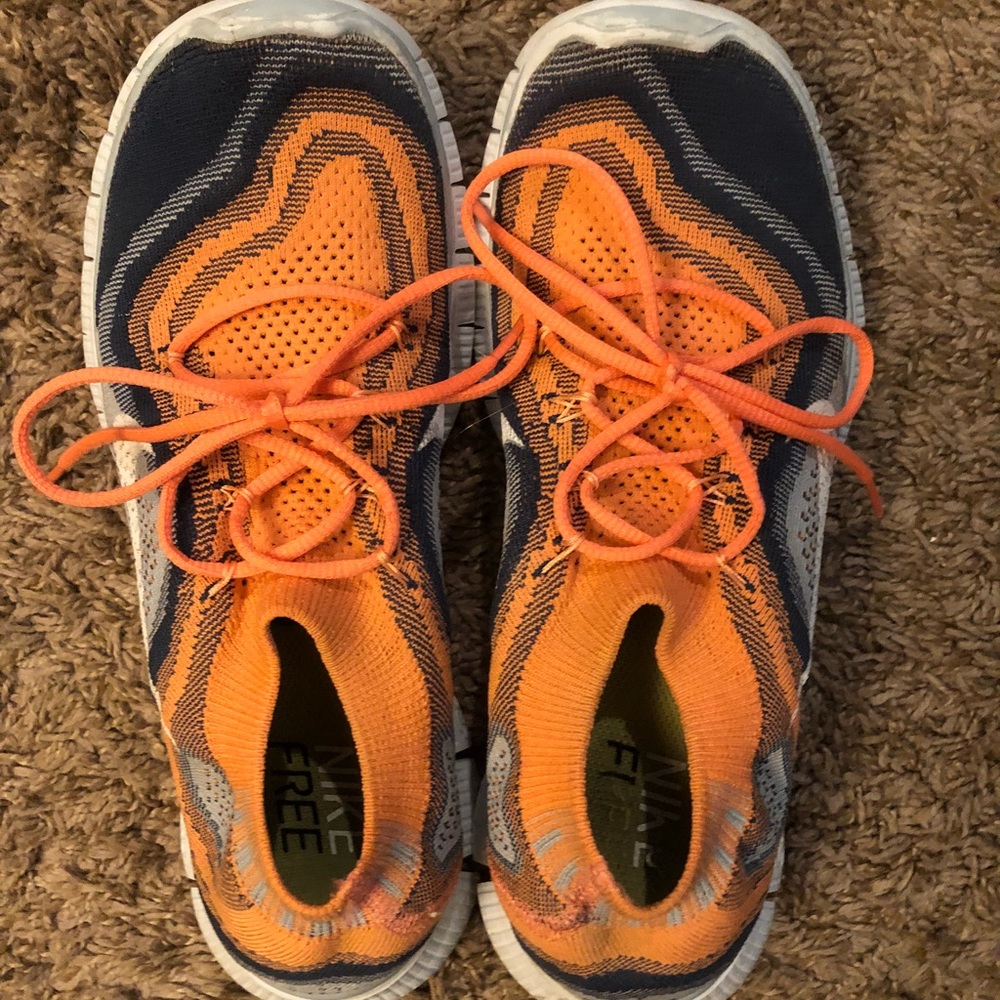 Nike free flyknit 5.0 size 9.5 but fits like 9.0